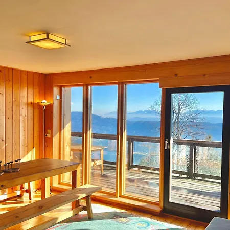 High Chair With View Apartment *